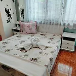 Rooms More *