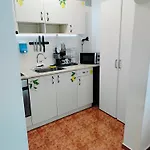 Rooms More Δωμάτια σε οικογενειακή κατοικία *