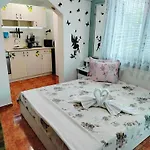 Rooms More Δωμάτια σε οικογενειακή κατοικία Σωζόπολη