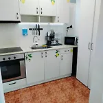 Rooms More Δωμάτια σε οικογενειακή κατοικία *
