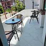 Rooms More *