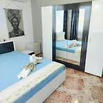 Rooms More Δωμάτια σε οικογενειακή κατοικία